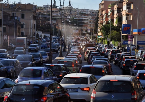 traffic in Rome.jpg